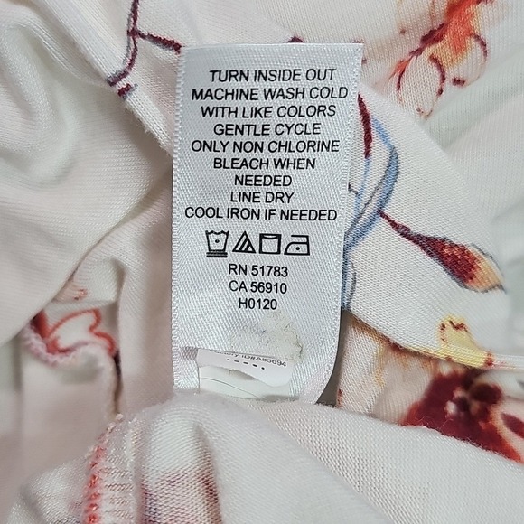 Maurices White Floral‎ Top Twist Bottom V-Neck Blouse Size M EUC - Picture 6 of 7